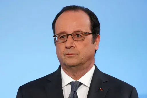 François Hollande estime qu'en voulant intervenir en Syrie dès 2013, la France "a sauvé l'honneur".