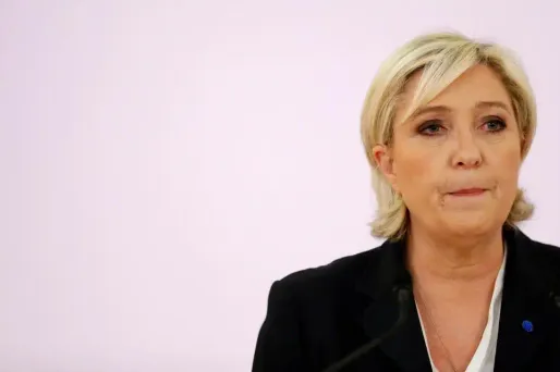 La présidente du FN est loin d'être perçue comme un chef d'État, selon l'enquête Ifop.