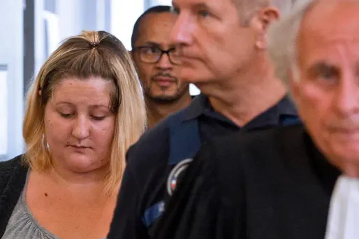 Acquittée pour les faits criminels de "coups mortels aggravés" sur sa fille, Cécile Bourgeon a en revanche été reconnue coupable de quatre délits liés au décès de Fiona.