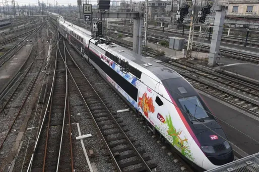 La SNCF va moderniser ses trains Intercités pour une somme plus faible que prévue. MEHDI FEDOUACH / AFP