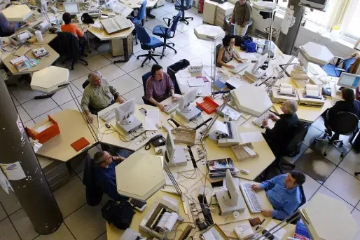 Le Syndicat national des journalistes dénonce le "jeu dangereux" des camps Le Pen et Fillon à l'égard des médias