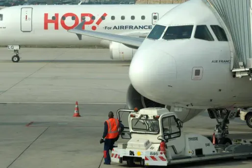 La compagnie Hop! vise un retour à l'équilibre financier en 2017. Elle doit faire face à la concurrence du train à grande vitesse et de compagnies aériennes low cost.