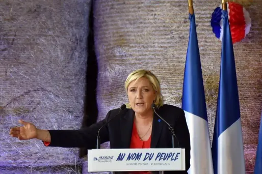 VTC : Marine Le Pen veut "imposer un tarif minimal"