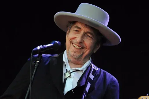 Bob Dylan a été distingué pour sa poésie.