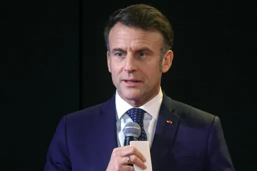 Guadeloupe : plainte d'Emmanuel Macron après une oeuvre le montrant la tête coupée