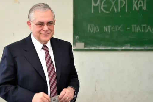 Lucas Papademos a également été vice-président de la Banque centrale européenne (BCE) et gouverneur de la Banque de Grèce.