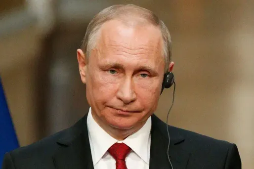 Vladimir Poutine a dû revenir lundi sur la réception au Kremlin de Marine Le Pen durant la présidentielle.