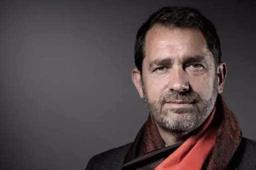 Christophe Castaner devient le porte-parole du gouvernement d'Édouard Philippe.