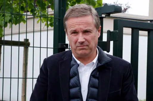 Elections législatives : Dupont-Aignan candidat à sa succession, DLF aura des candidats "partout"