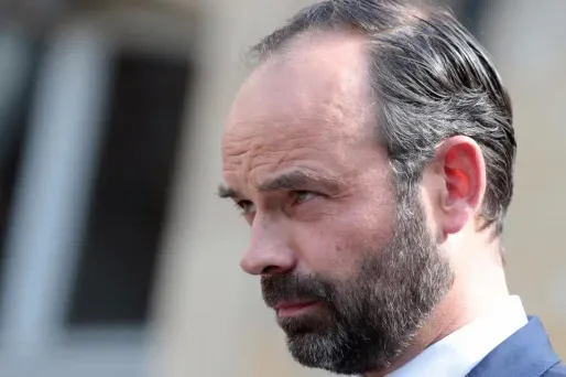 Le nouveau gouvernement est conduit par Édouard Philippe, proche d'Alain Juppé.