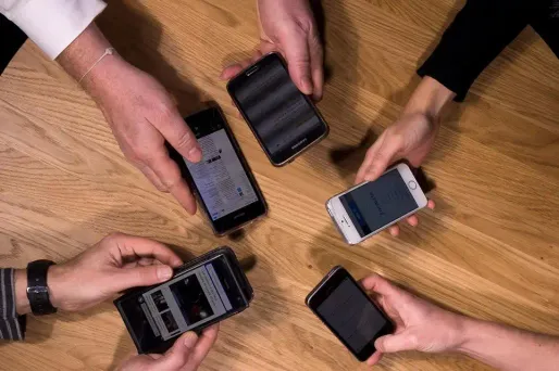 Les forfaits de téléphone mobiles et d'Internet pourraient baisser de 20% avec ces offres