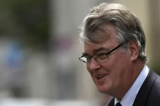 "Une négociation, ça se noue ou ça se rompt", a répondu vendredi Jean-Paul Delevoye à François Bayrou.