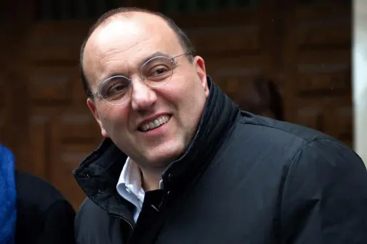 "En 1993, on était 56 députés socialistes, puis on s'est reconstruits, c'est ça qu'il va falloir faire maintenant", a déclaré Julien Dray.