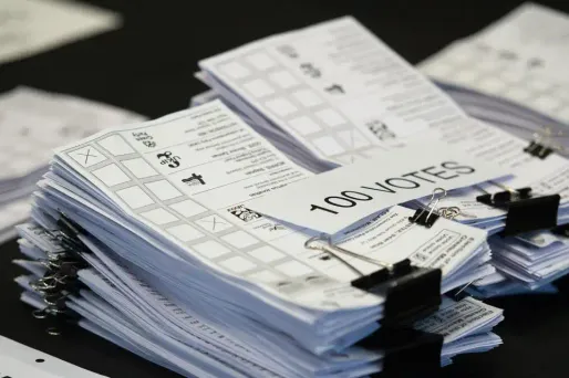 Les Tories ont obtenu 1.900 sièges, soit un gain de 558 par rapport aux précédentes élections.