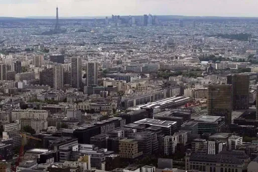 Le record de 2012 pourrait être battu de 240 en juin pour l'immobilier ancien dans Paris, pour atteindre un prix de 8.700 euros du mètre carré.