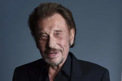 "Vivement le retour sur scène pour les Vieilles canailles", a twitté Johnny Hallyday?