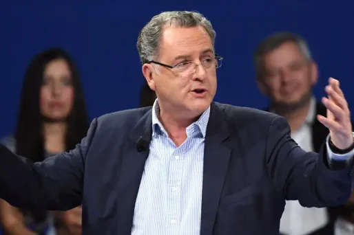 Le secrétaire général d'En Marche! Richard Ferrand a affirmé ne "rien" comprendre à ce que veut faire Marine Le Pen concernant l'euro, lors d'un échange tendu avec le vice-président du FN Florian Philippot