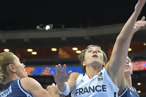 Céline Dumerc et les Bleues ont une nouvelle fois rendez-vous en demi-finales.