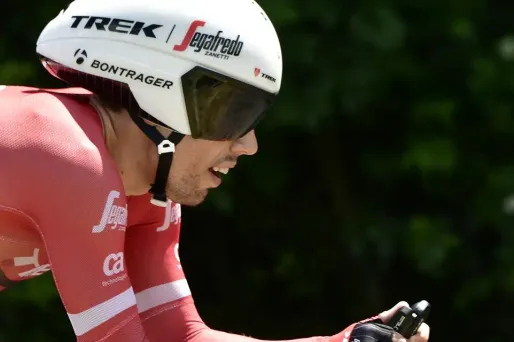 Le coureur portugais a fait l'objet d'un contrôle antidopage positif à l'EPO a été suspendu et par conséquent interdit de Tour de France.