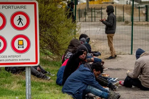 Des migrants à Calais.