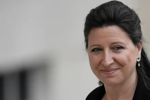 Agnès Buzyn "pas contre" porter le paquet de cigarettes à 10 euros