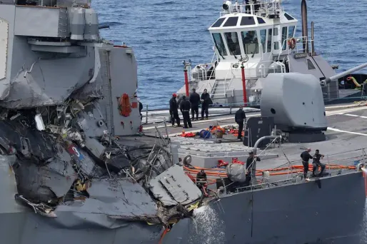 USS Fitzgerald crédit : STR / JIJI PRESS / AFP - 1280