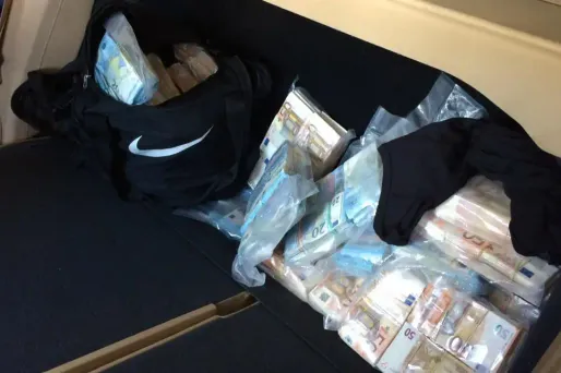 Les douanes ont saisi 1 million d'euros dans le Doubs.