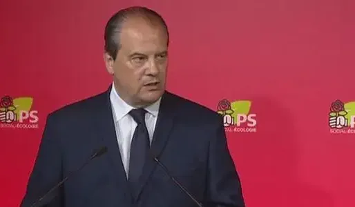 Jean-Christophe Cambadélis au siège du Parti socialiste, dimanche.