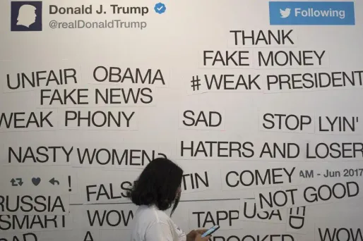 Les tweets de Trump exposés à New York