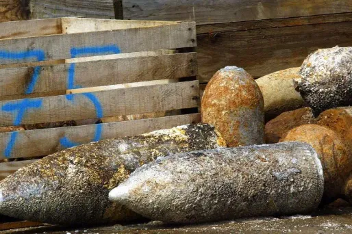 Des démineurs venus de Montpellier ont confirmé la présence de dix obus sous l'eau. Image d'illustration.