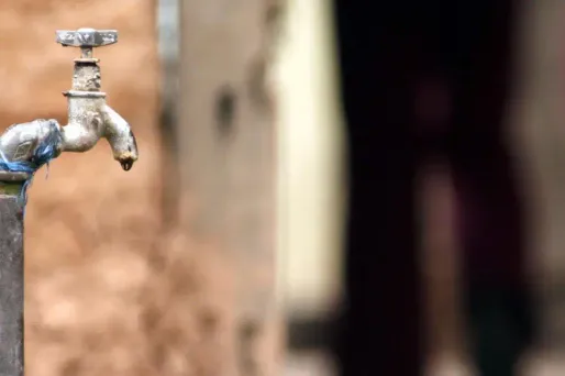 Concernant les particuliers, il leur est défendu dans ces horaires de laver leurs voitures, bateaux et terrasses.