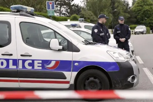 Il y a un an, un couple de policiers était assassiné hors service, à son domicile de Magnanville, en banlieue parisienne.