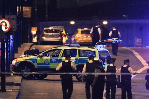 "Quiconque les ayant vus cette nuit-là aurait pensé que c'étaient de vrais explosifs", a commenté la police.