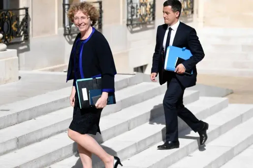 La ministre a insisté sur la "concertation approfondie" qui doit se dérouler entre son ministère et les partenaires sociaux dans le cadre de la réforme du Code du travail.