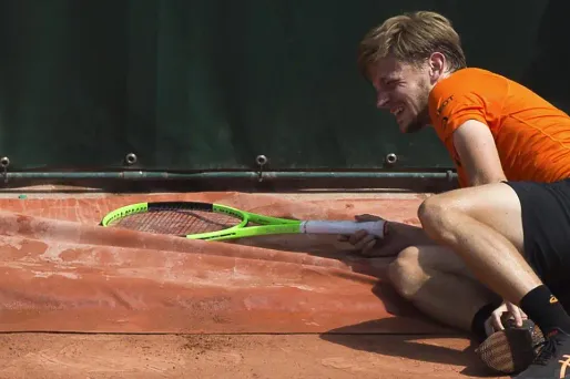 Le 12ème joueur mondial s'est tordu la cheville la cheville droite en essayant de rattraper une balle en fond de court.