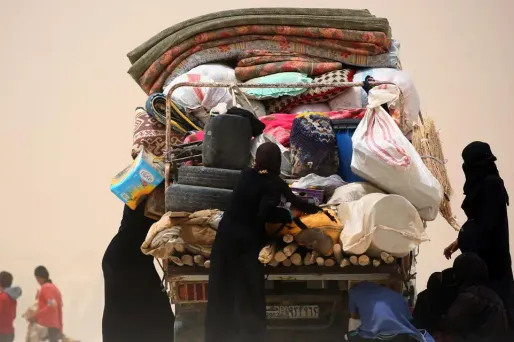 Une frappe aérienne de la coalition dirigée par les États-Unis a fait 21 morts parmi des civils qui tentaient lundi de fuir Raqa.