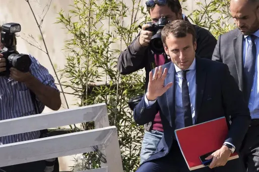 VIDEO - Emmanuel Macron dabe... encore !