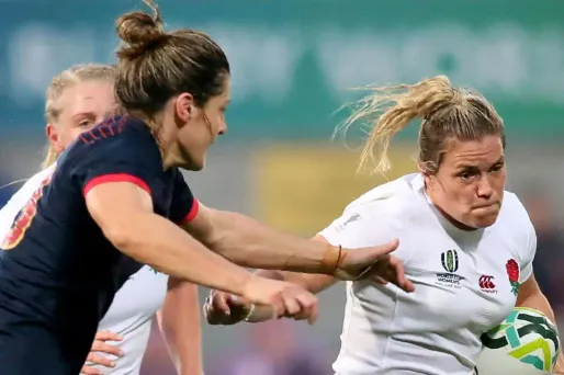 Les Bleues étaient pourtant au coude à coude à la pause (3-3) avant de baisser de pied ensuite.