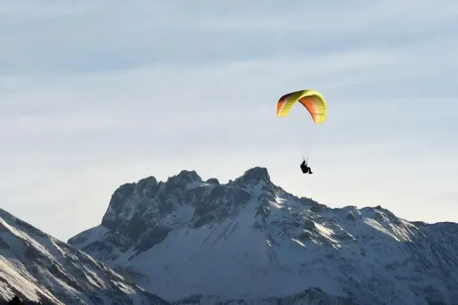 Le Haut-savoyard, âgé d'une trentaine d'années, a une chute d'une centaine de mètres. Image d'illustration.