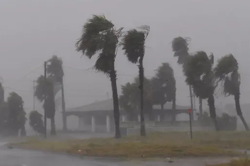 Donald Trump assure que cette catastrophe naturelle va "coûter très cher".