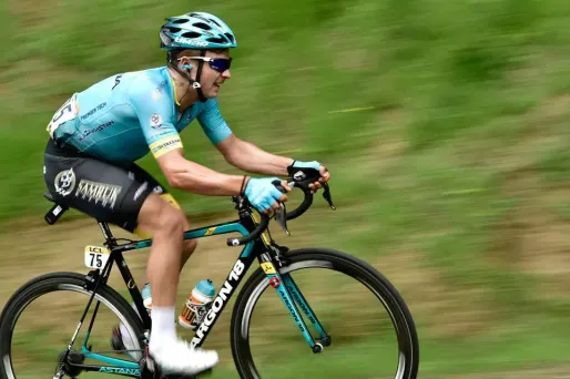 Le coureur d'Astana s'est imposé au terme d'une longue échappée, s'imposant sur les hauteurs d'Alcocéber, mercredi.