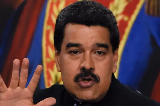 Le gouvernement a fermé deux radios locales.