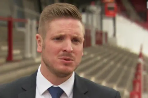 Ryan Atkin a évoqué publiquement son homosexualité dans une interview.