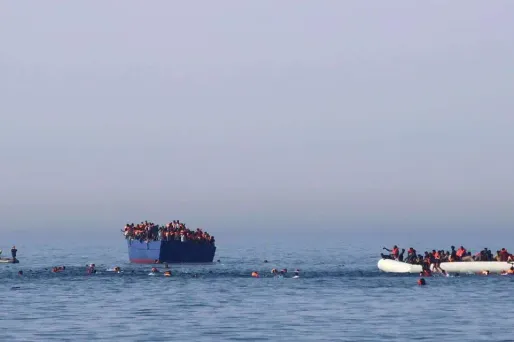 Les migrants ont été contraints de se jeter à la mer par l'un des passeurs (photo d'illustration).