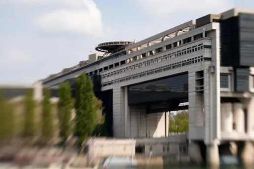 Bercy perdra 1.648 postes d'équivalents temps plein en 2018