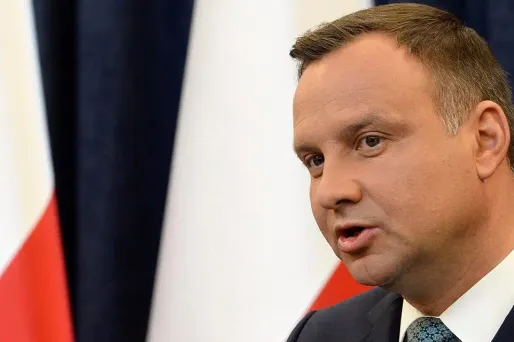Andrzej Duda a laissé entendre qu'il pourrait à nouveau recourir au veto pour empêcher une trop grande emprise du parti au pouvoir sur la justice.