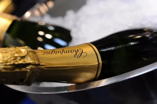 Pour observer le nuage bleu, il faut stocker son champagne à 20°C.