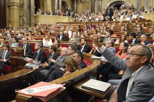 Catalogne : le parquet espagnol menace d'arrestation les maires pro-référendum