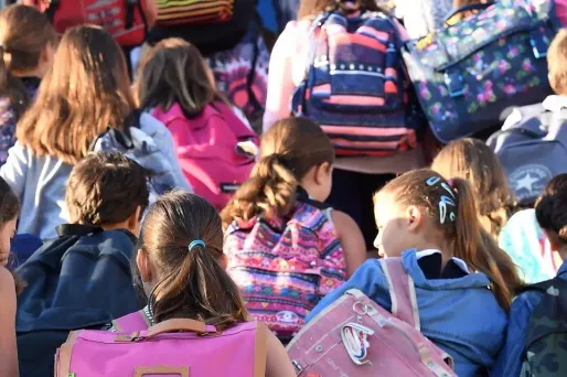 L'OCDE salue toutefois le plafond de 12 élèves par classes de CP et CE1 dans les quartiers défavorisés.