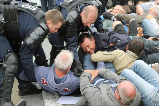 GM&S, PSA, Poissy crédit : JACQUES DEMARTHON / AFP - 1280